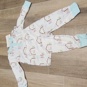 2t nwt Christmas pj's. Unisex. So soft